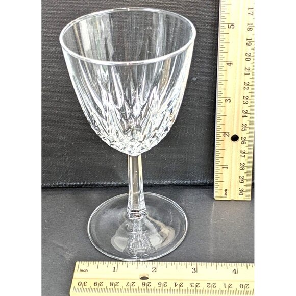Set Of 6 Crystal Wine Goblets With Elegant Cut Design - Picture 4 of 5